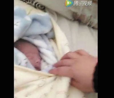 痛心，大連一女嬰剛出生兩個(gè)小時(shí)就被棄垃圾桶