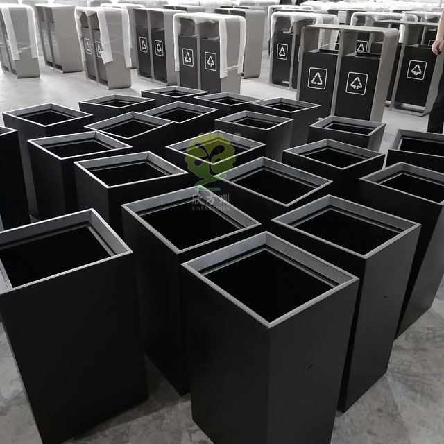 提升公共空間品質(zhì)，深圳金屬垃圾桶助你一臂之力